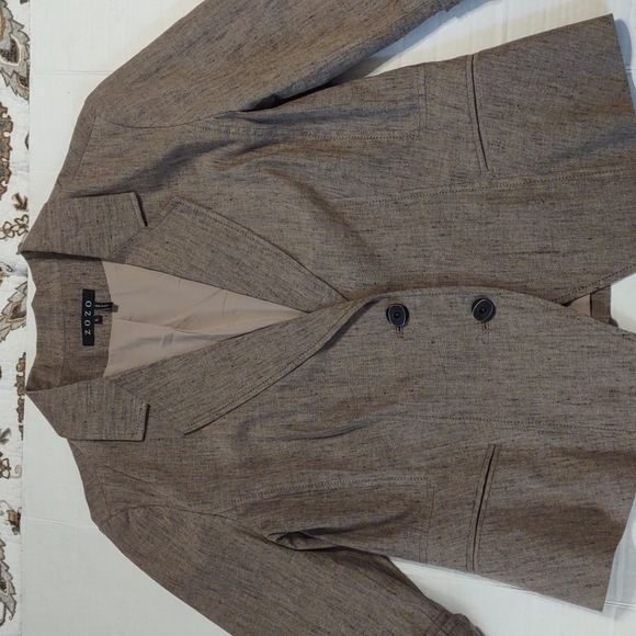 Zozo beige short blazer - Picture 1 of 12